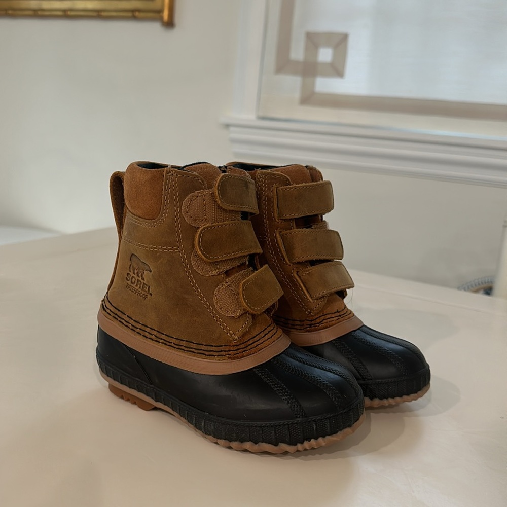 Sorel Children’s Cheyanne Strap Boots - Size 9